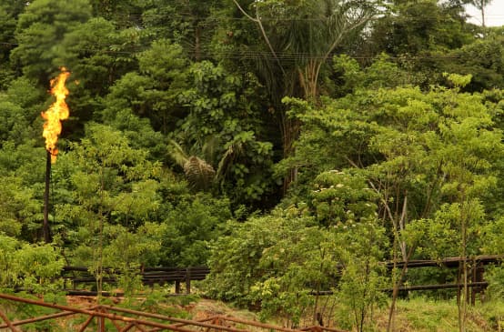 Chama de gás na Amazônia equatoriana