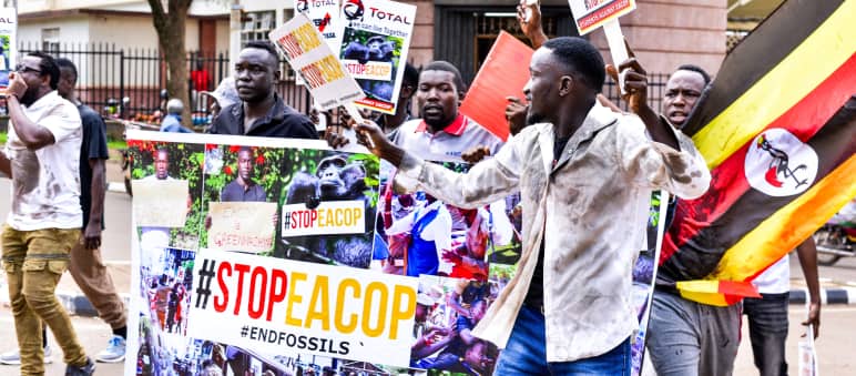 Manifestação contra o oleoduto EACOP em Kampala