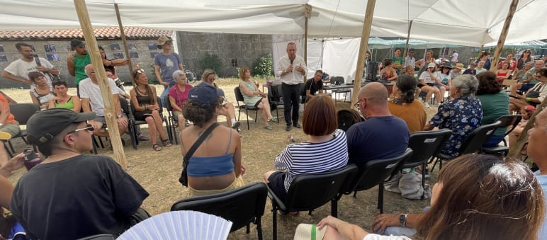 Fernando Queiroga, presidente da Câmara Municipal de Boticas, na abertura das atividades do IV Acampamento Barroso sem Minas, em Covas do Barroso, Portugal