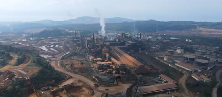 Vista aérea de fundição de níquel