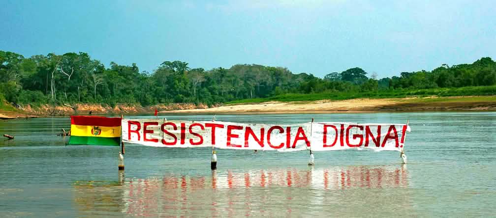 Moradores do Parque Nacional TIPNIS protestam contra a estrada planejada na floresta Resistencia Digna