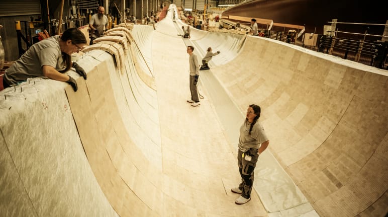 Madeira de balsa na pá de uma turbina eólica