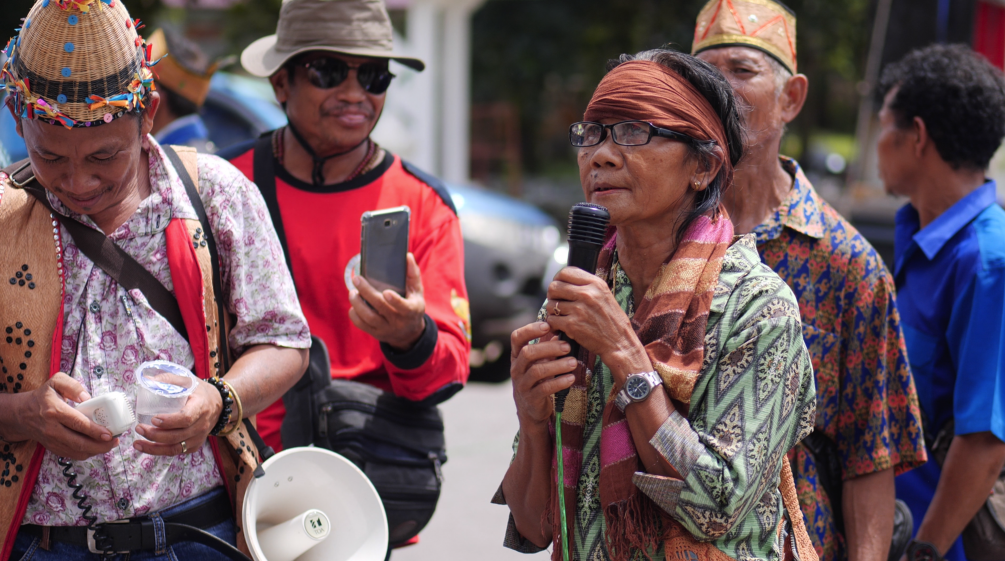 Protesto dos indígenas Dayak